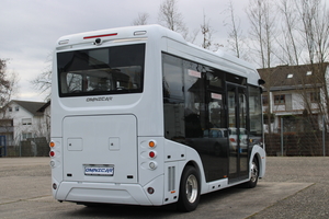 (Electric shuttle minibus 26 passengers with wheelchair ramp and urban seating [de])