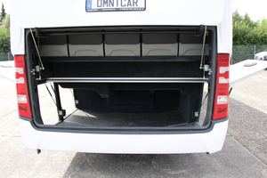 (Large rear luggage compartment of Iveco VIP coach [de])