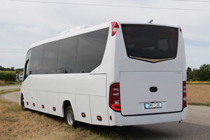 (Iveco Daily VIP coach exterior view 70C21 model for tourism [de])