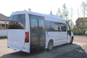 (Exterior view showing lowered rear floor and electric entry systemminibus mercedes rear low entry omnicar [ro])