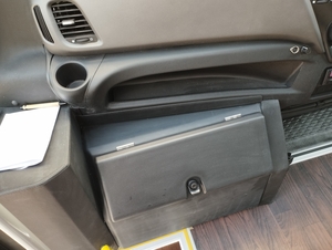 Iveco Daily VIP 29-seat RHD minibus with automatic gearbox