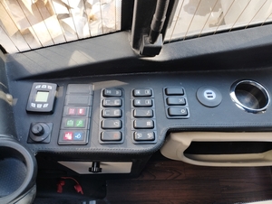 Iveco Daily VIP 29-seat RHD minibus with automatic gearbox