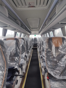 King Long C10 Dieselbus, 10 Meter lang mit 41 Sitzen, verfügbar bei omnicar.jpg