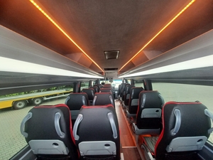 22-seater luxury minibus interior with leatherette seats – Hamburg omnicar