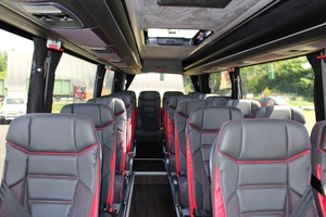 Interior VIP Luxury Sprinter cu configurare de scaune executive 2+1
